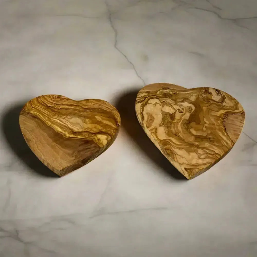 Olivenholz Frühstücksbrettchen in Herzform