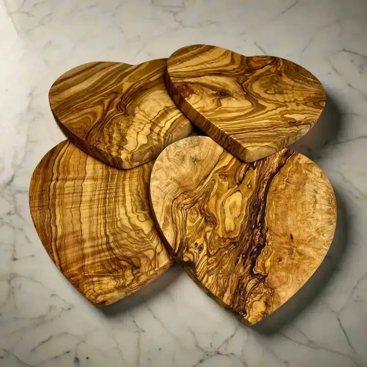 Olivenholz Schneidebretter in Herzform