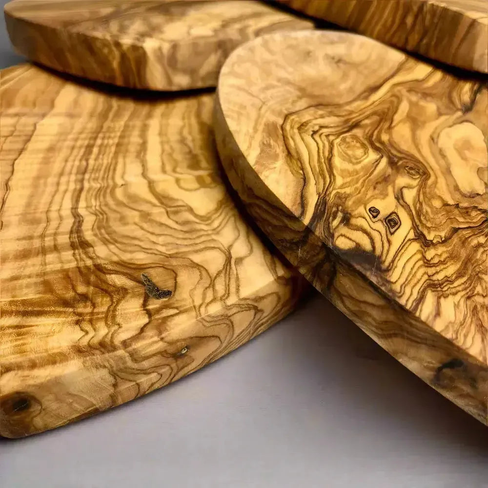 Olivenholz Frühstücksbrettchen in Herzform