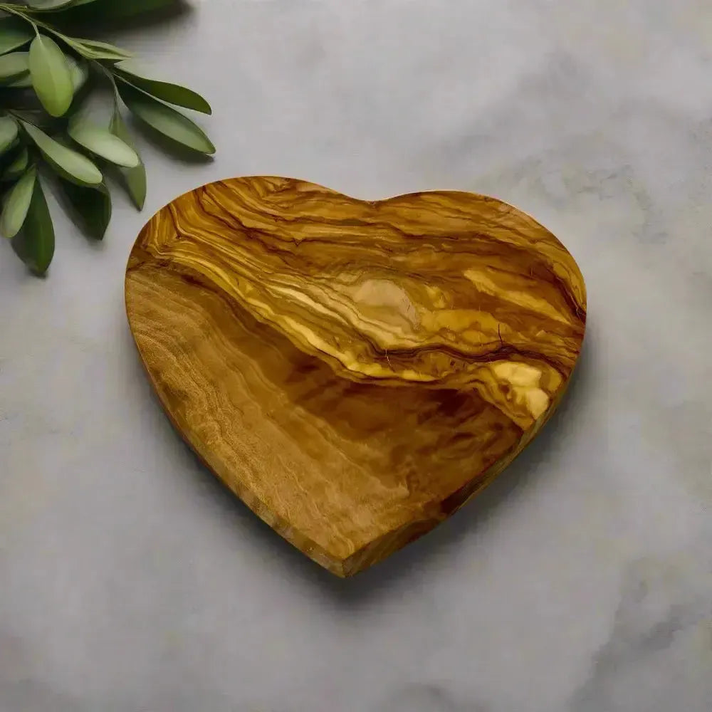 Olivenholz Frühstücksbrettchen in Herzform