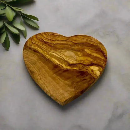 Olivenholz Frühstücksbrettchen in Herzform