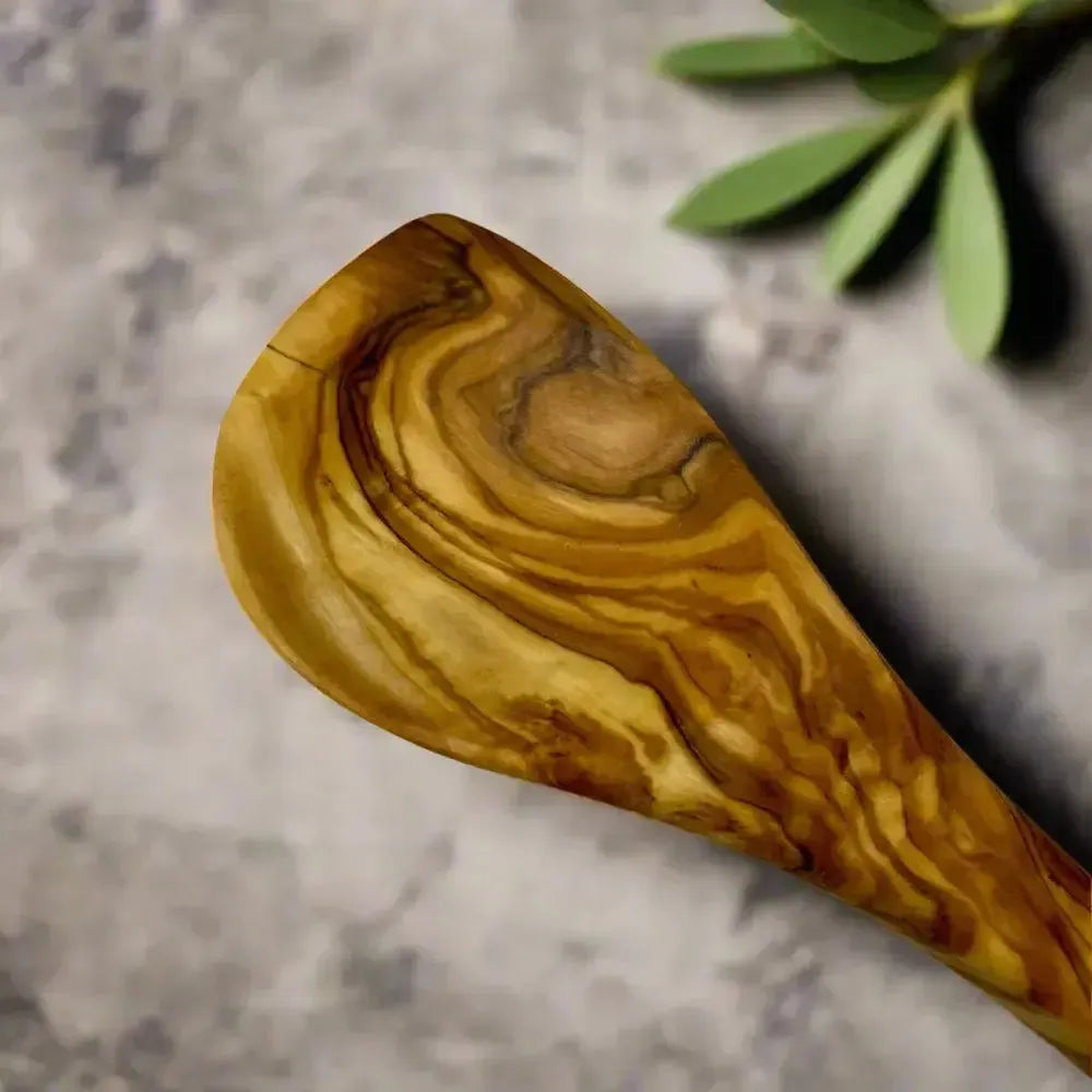 Olivenholz Kochlöffel mit Ecke