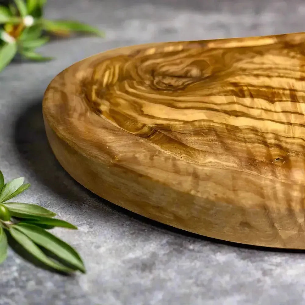 Olivenholz Schneidebrett mit Saftrille & Griff