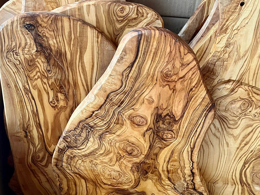 schneidebretter-mit-naturrand-47cm-einzigartige-maserung